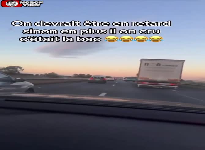 Video :To escape traffic, they pretend to be police sirens and upload the footage to the Internet (France)